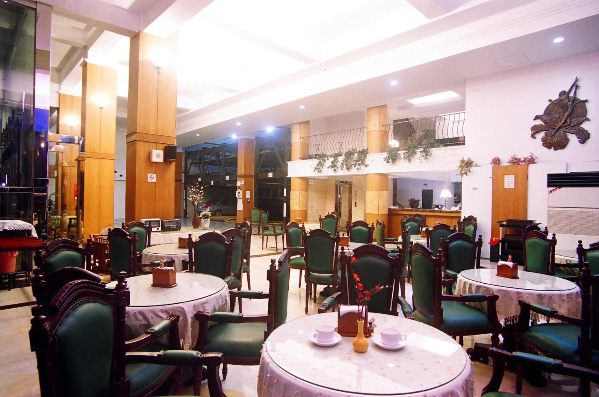 Jing Ai Hotel Luodong Extérieur photo