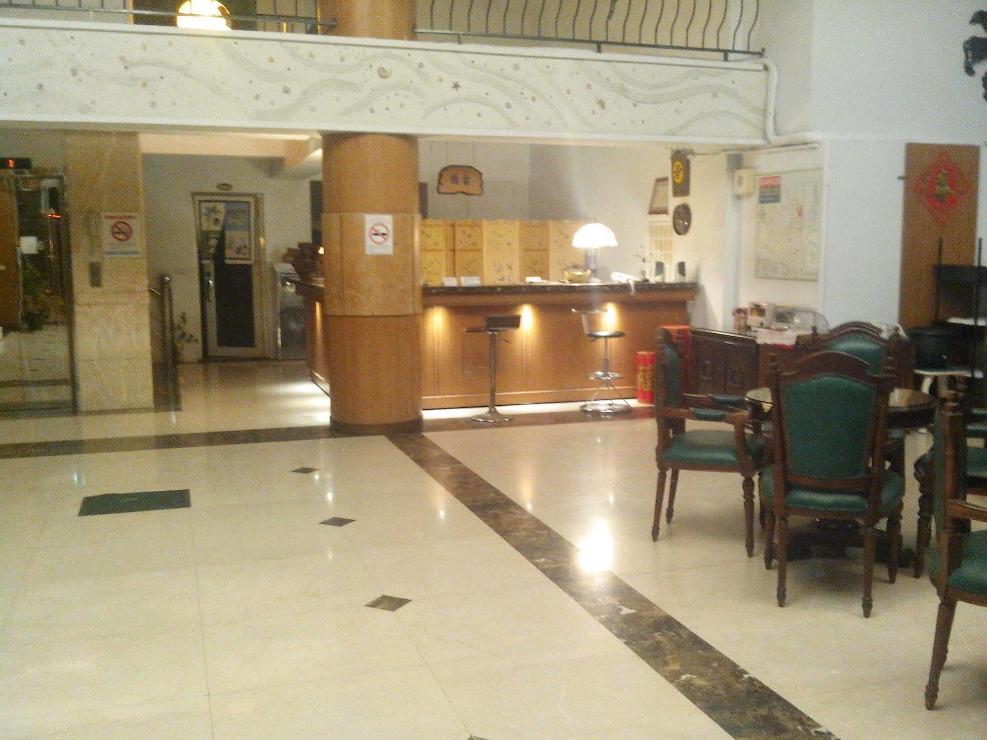 Jing Ai Hotel Luodong Extérieur photo