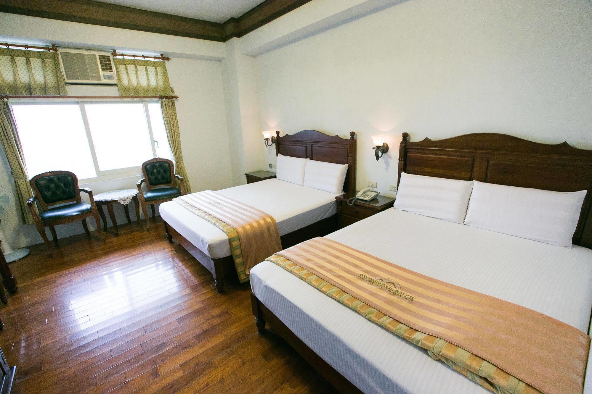 Jing Ai Hotel Luodong Extérieur photo
