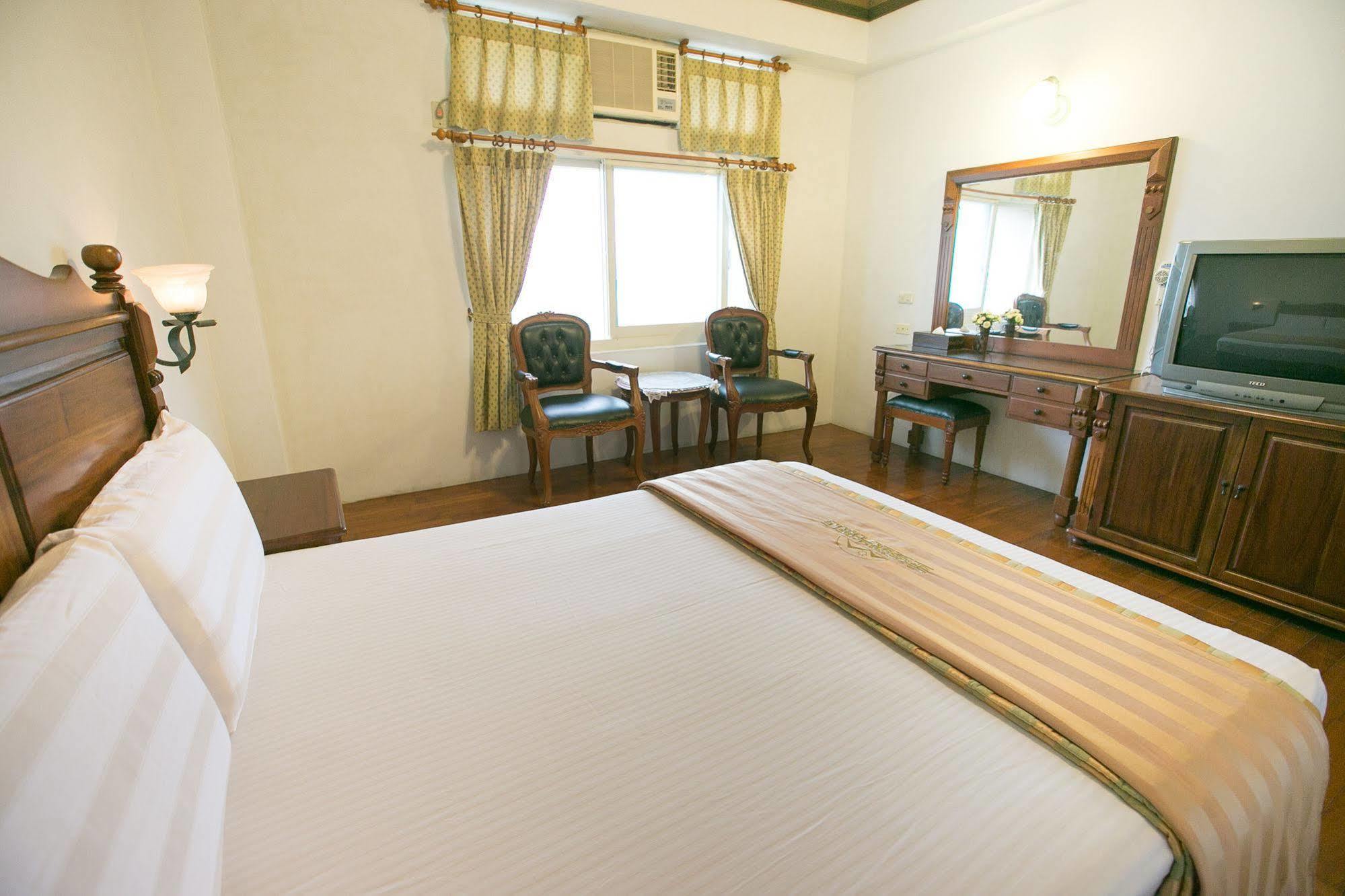 Jing Ai Hotel Luodong Extérieur photo