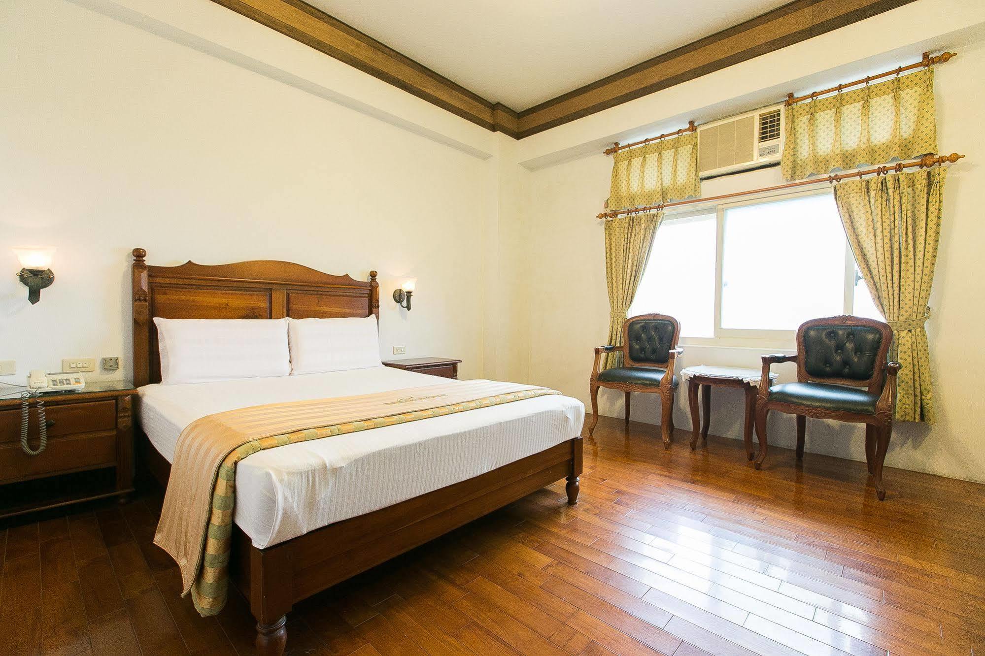 Jing Ai Hotel Luodong Extérieur photo
