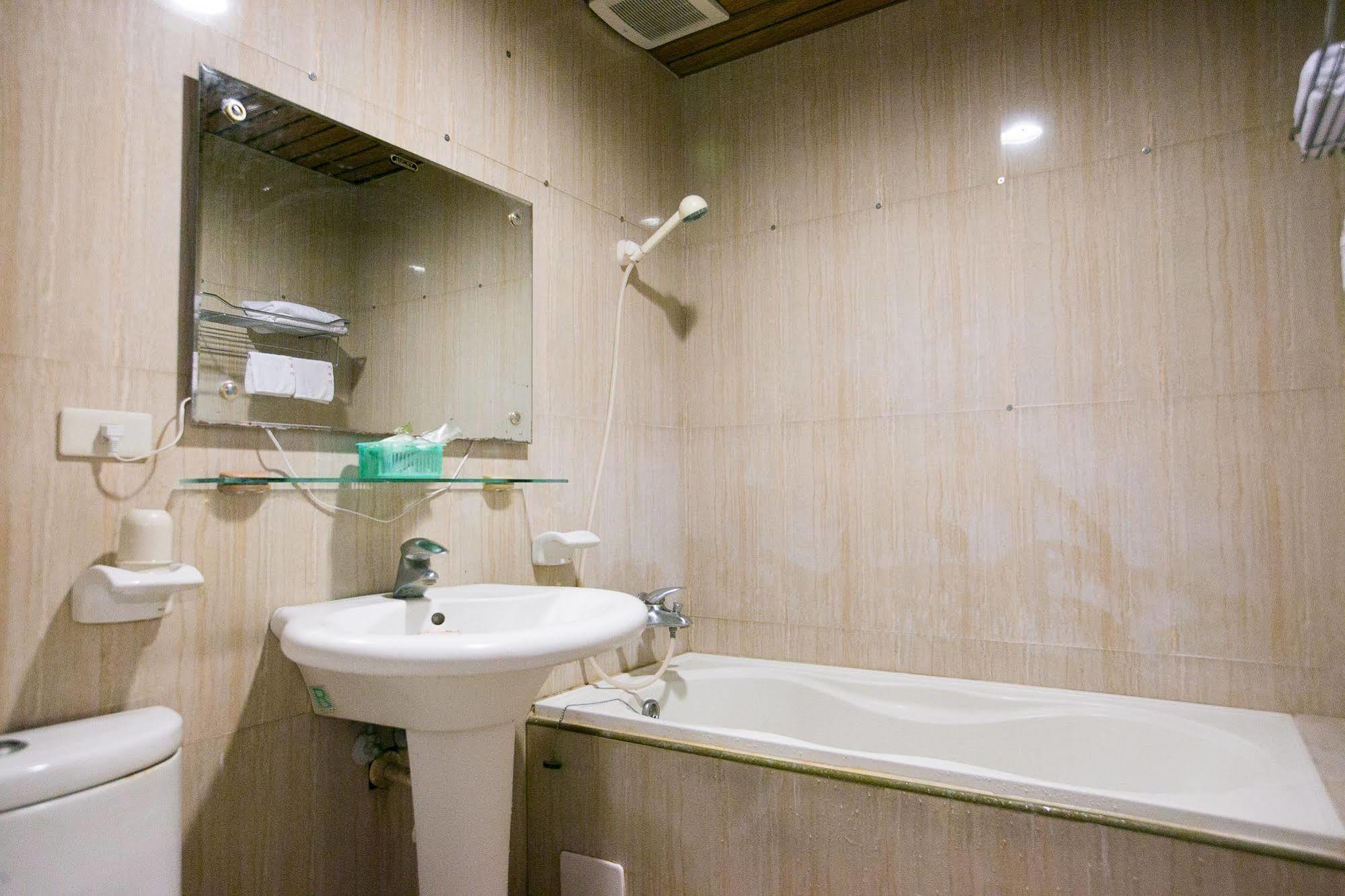 Jing Ai Hotel Luodong Extérieur photo