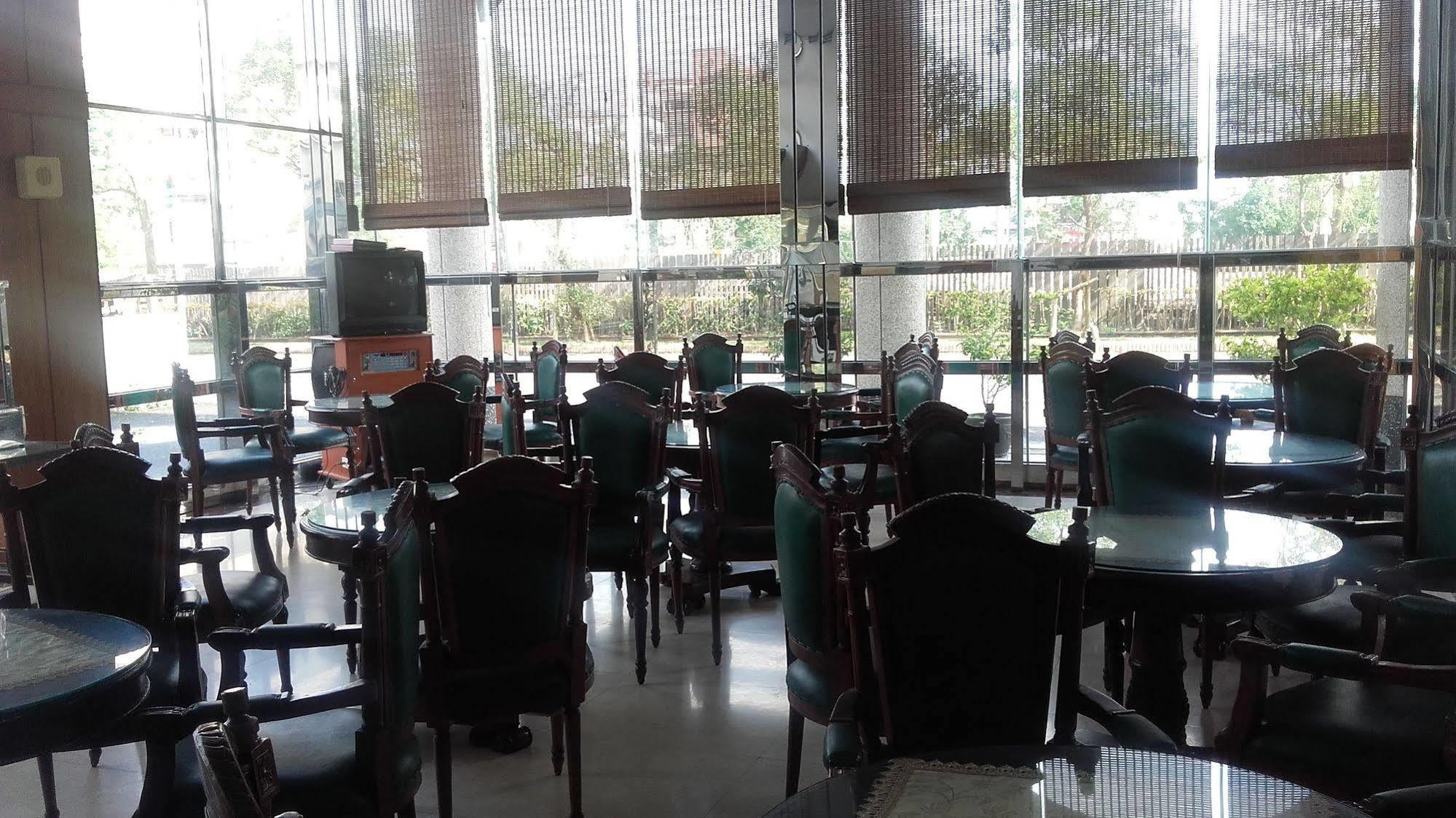 Jing Ai Hotel Luodong Extérieur photo